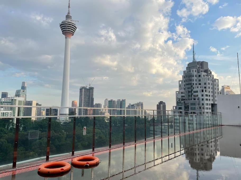 קואלה לומפור M101 Klcc Kl City King Suites By Livin מראה חיצוני תמונה